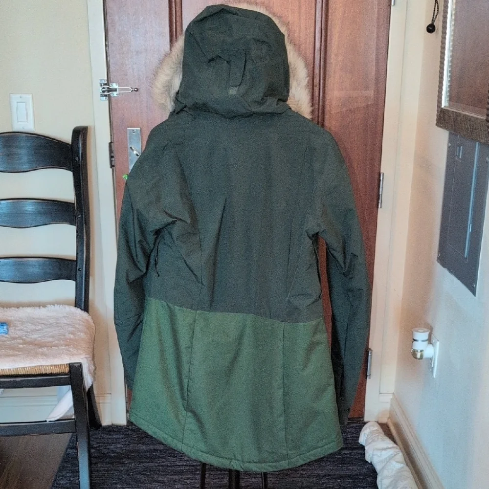 Colombia Omni-tech Mount Bindo Women's Medium Parka with Detachable Fur Hood EUC - Picture 7 of 17